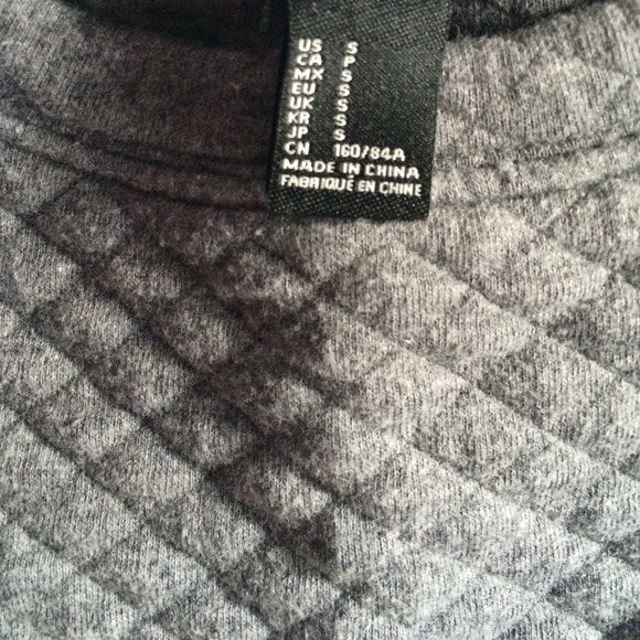 Grey Quilted Shirt 🌀 - Picture 2 of 2