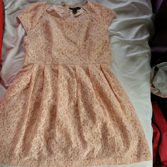 🌼SOLD IN BUNDLE🌼 Lace pink dress