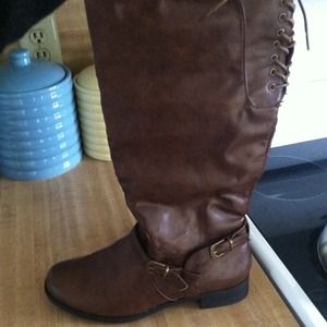 New Years price drop!! Lace up detail boots