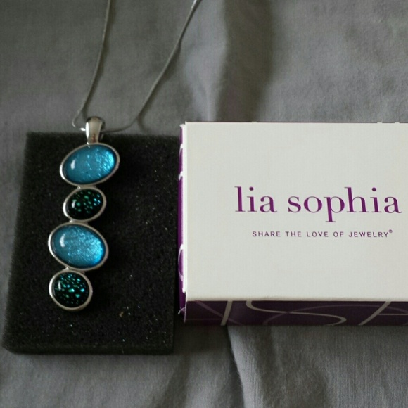 Lia Sophia necklace