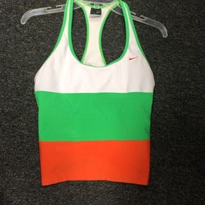 Nike dri fit top like new