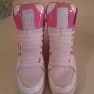 ON HOLD. Authentic DC shoes