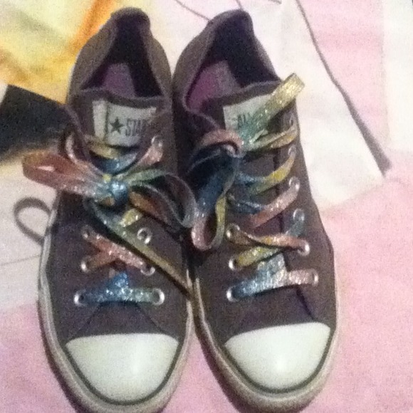 NWOT Women's converse!