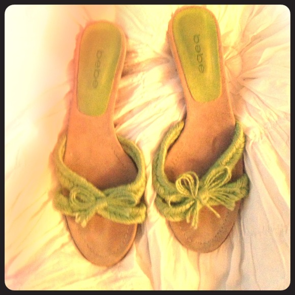 Bebe green kitten heel sandals 9