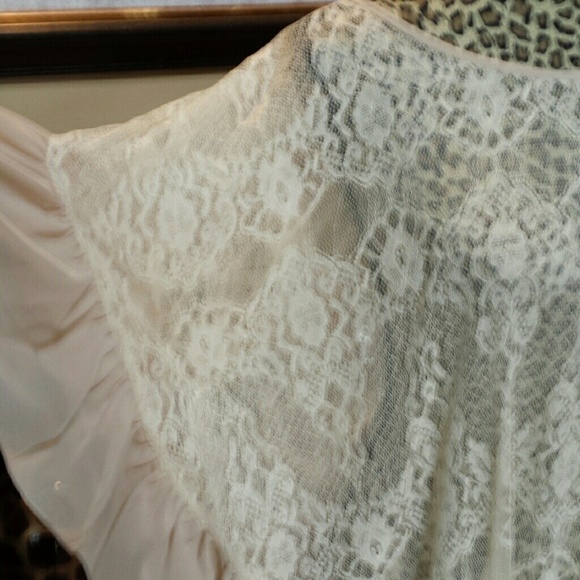 2tee Couture lace top. One size fits most. NWT! - Picture 2 of 2