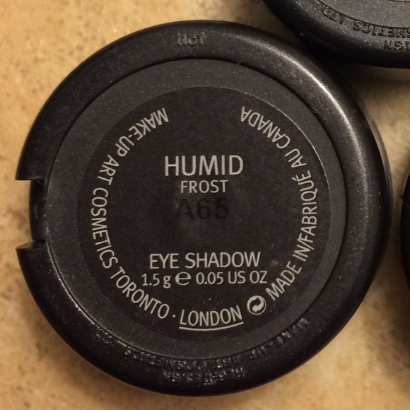 🐾SOLD🐾MAC Eye Shadow LIMITED EDITION Humid - Picture 2 of 2