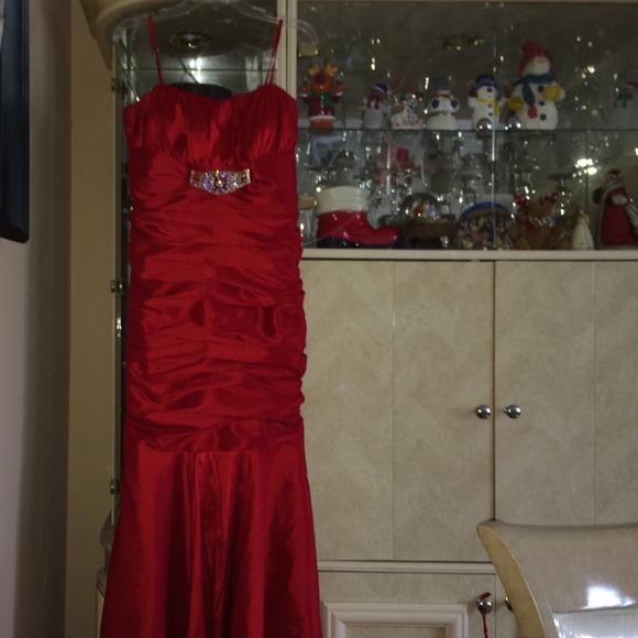 Rory USA Dresses & Skirts - Red formal gown