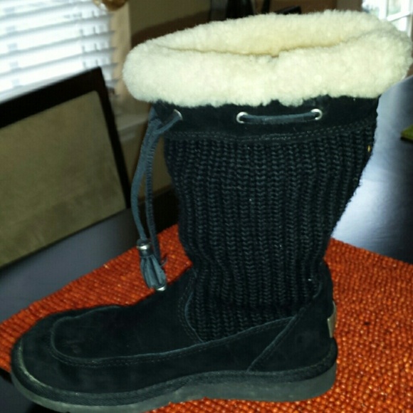 Size 5 Uggs in black! - Picture 2 of 4