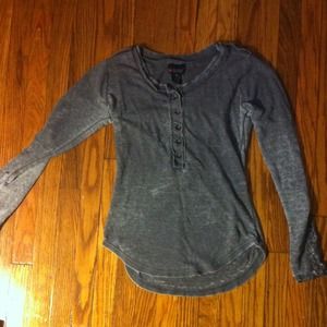 Long sleeve gray washed shirt.