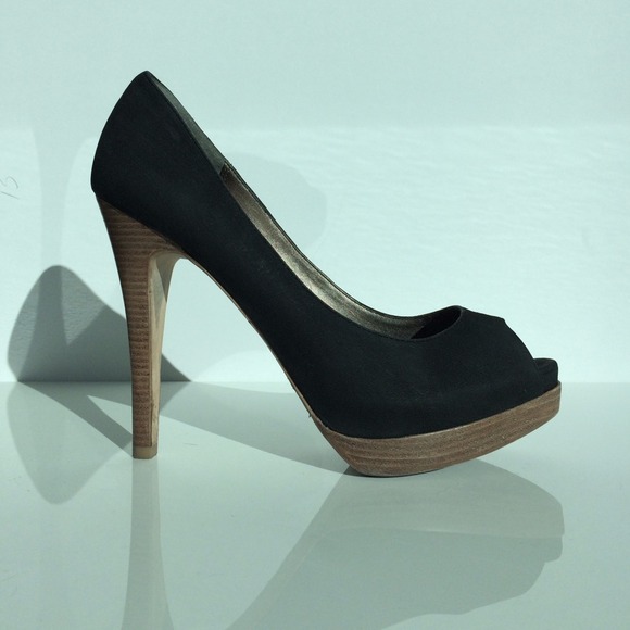 Pelle Moda Black Suede Pumps
