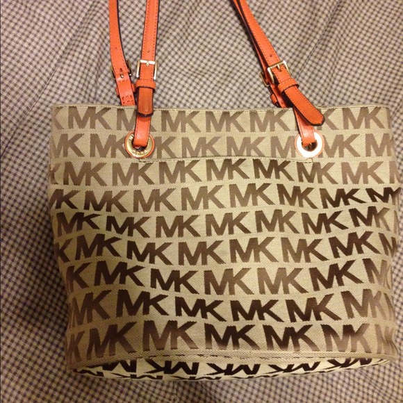 Michael Kors Handbags - Michael kors purse