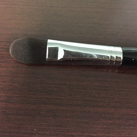 STILA #27 Brush - Picture 2 of 3