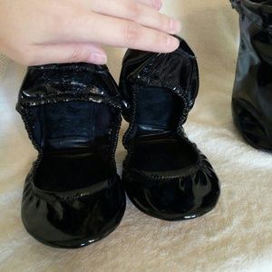 Gap City Flats in patent black