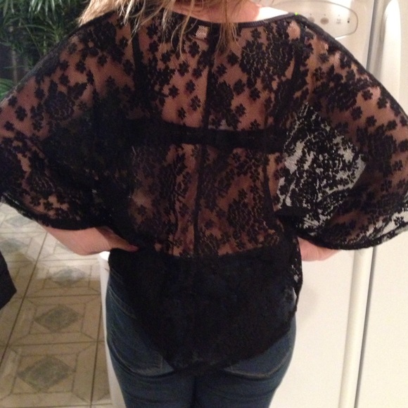 Black Lace Ponch - Picture 3 of 3