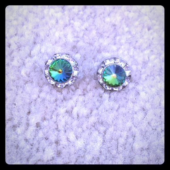 Green crystal earrings
