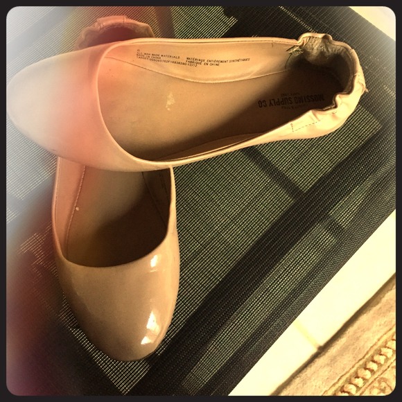 Nude flats