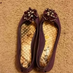 Via pinky size 5 purple embellished flats
