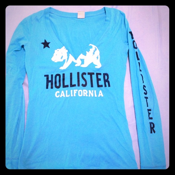 Hollister V-neck long sleeved shirt