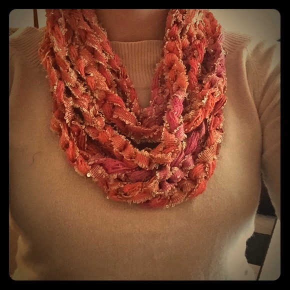 NWOT Unique infinity scarf! 😍😊