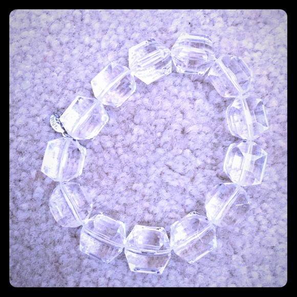 ⭐️Tarina Tarantino clear bracelet!