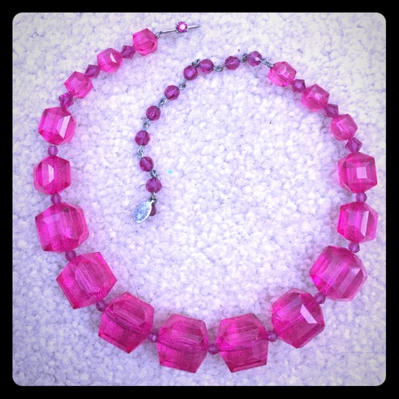 🌺 Tarina Tarantino real iconic Crystal necklace!