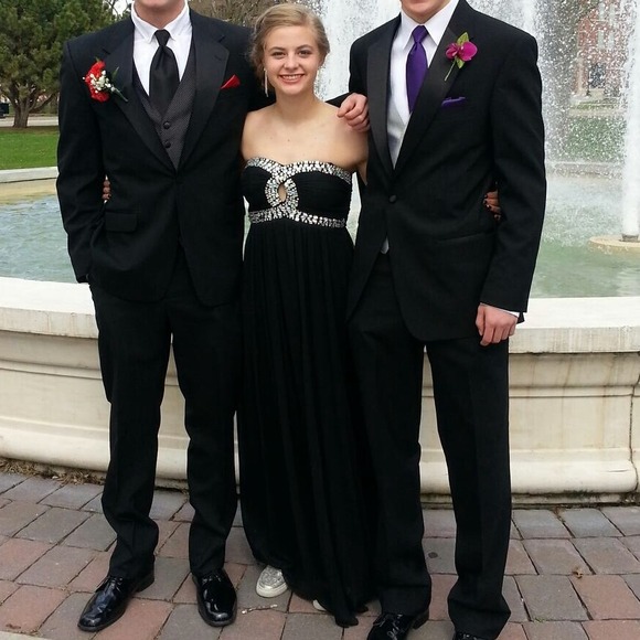 Black prom dress - Picture 3 of 3