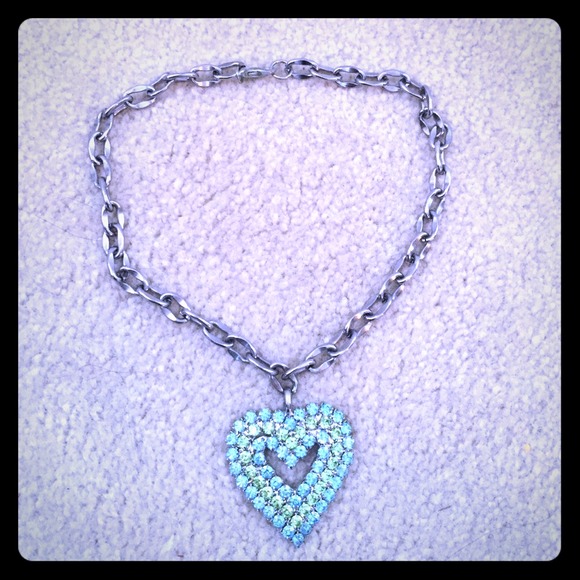 💙💚Tarina Tarantino Crystal heart necklace 💚💙