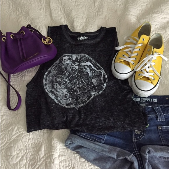 Cute♥️Moonish Sleeveless Top