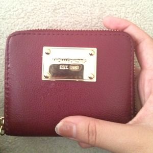 authentic MK wallet. never got to use it