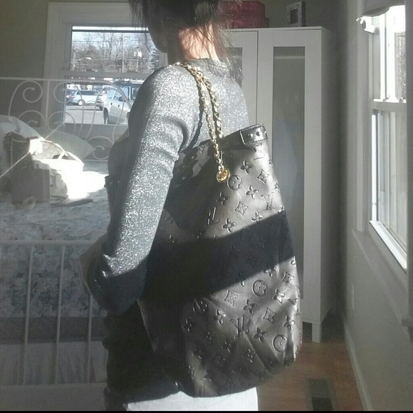 Bucket shaped purse