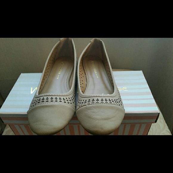 ***SOLD*** 🆕  NEW! Ballet Flats - Picture 2 of 3