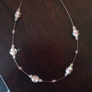Flower glass beaded necklace - brand new!