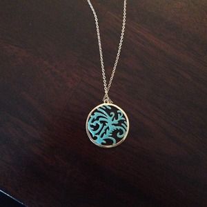 Turquoise detailed pendant necklace