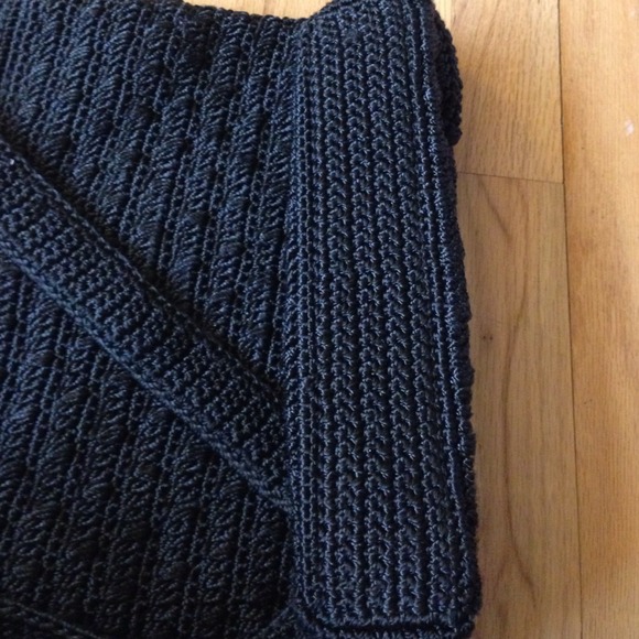 ๐๐ The Sak black crochet bag w/reinforced bottom - Picture 3 of 3