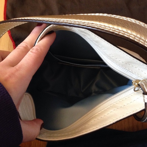 🆕👜Authentic Coach Zoe Leather Top Handle Pouch - Picture 3 of 5