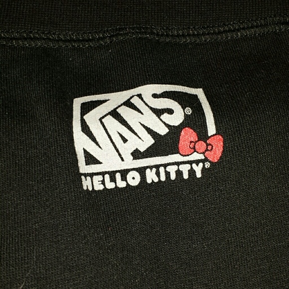 Hello kitty Sweater - Picture 2 of 2