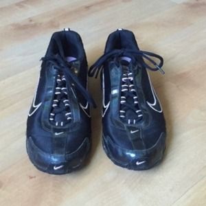 WOMENS NIKE RUNNING/WORKOUT SHOE