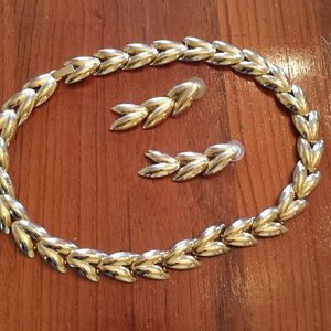 Necklace/earring set