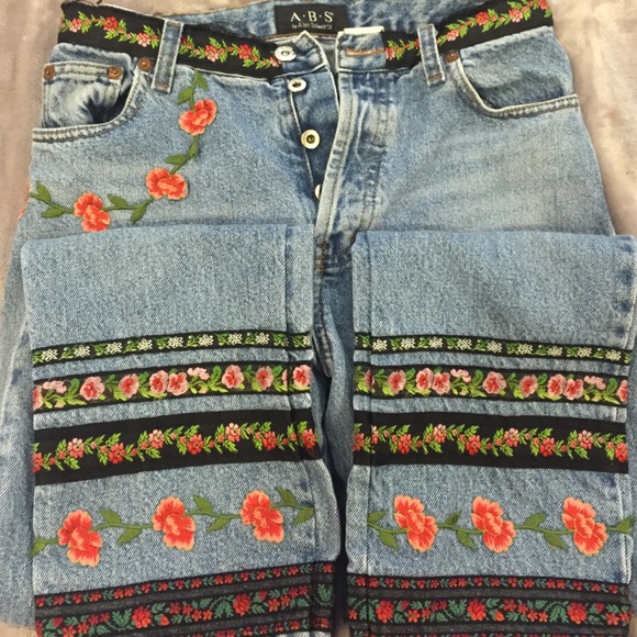 ⚠️REDUCED ⚠️Beautiful embroidered jeans ABS size 6