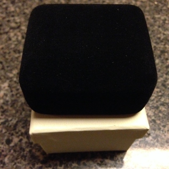 Kay jewelers earrings new. SOLD - Picture 3 of 4