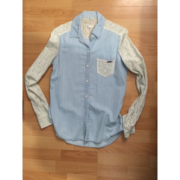 Roxy denim shirt 💕