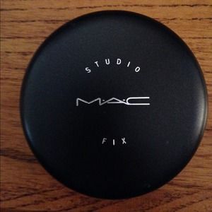MAC studio fix powder foundation