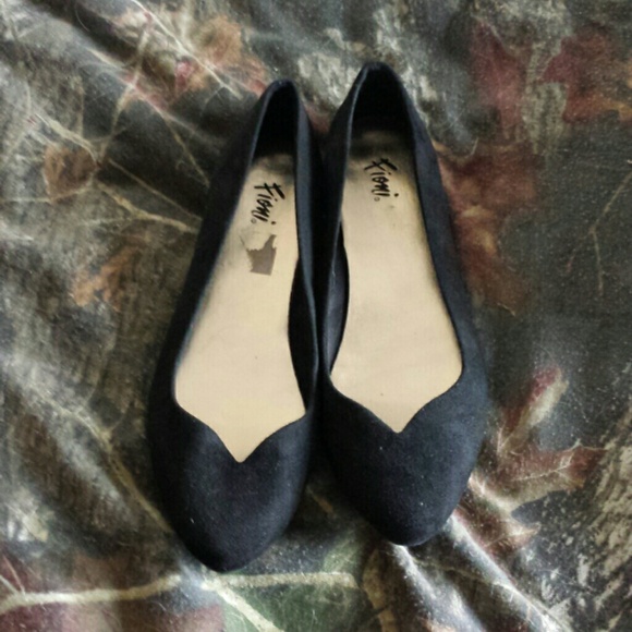 Black flats