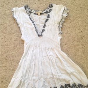 White and black synced shirt