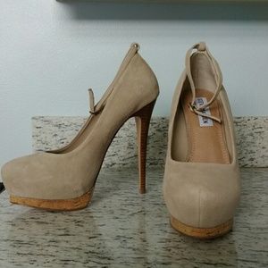 New Steve Madden Optical taupe pumps w/ankle strap