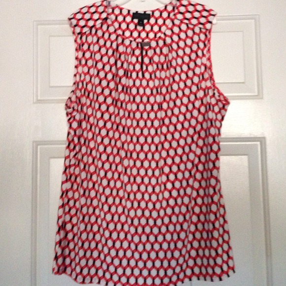 🚫SOLD🚫Sleeveless printed top - Picture 1 of 3