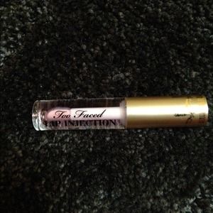 Too Faced Lip Injection
