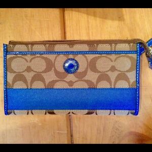 Coach wristlets in khaki/cobalt