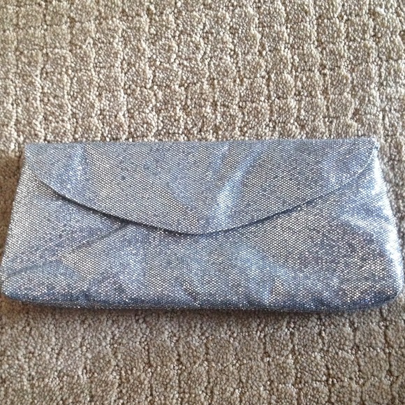Shiny Clutch - Picture 1 of 2