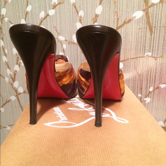 🎉HP🎉Christian Louboutin Madeleine Africano Heels - Picture 3 of 4